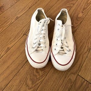 Classic converse white shoes
